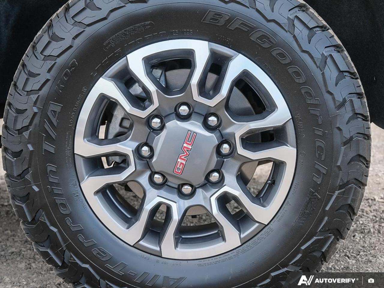 2021 GMC SIERRA 2500HD 4WD Crew Cab Standard Box SLE Photo