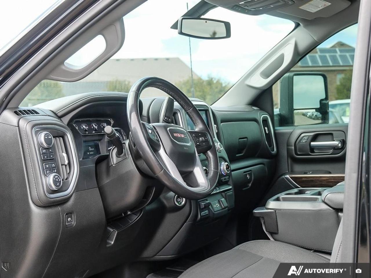 2021 GMC SIERRA 2500HD 4WD Crew Cab Standard Box SLE Photo
