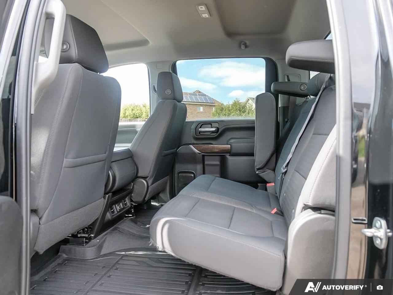 2021 GMC SIERRA 2500HD 4WD Crew Cab Standard Box SLE Photo