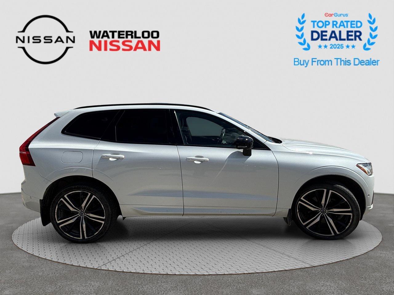 2020 Volvo XC60 R-Design Photo