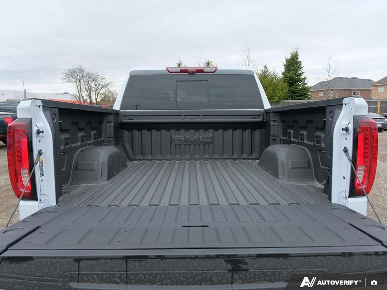 2026 GMC Sierra 1500 Crew Cab Short Box 4-Wheel Drive Denali Ultimate Photo