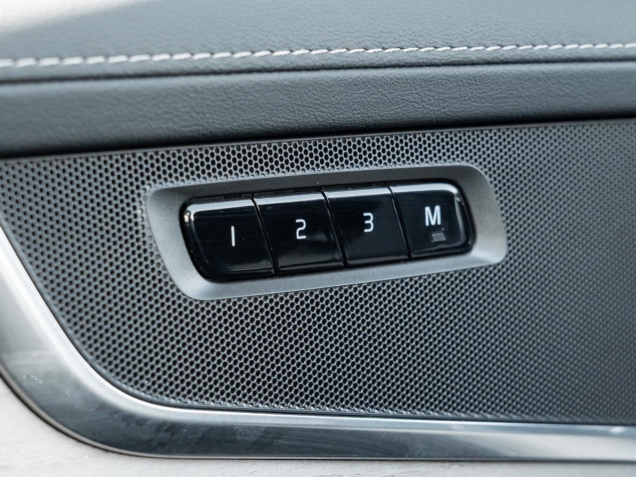 2026 Volvo XC90 B6 AWD PLUS Dark Theme  VOLVO CPO RATE fr 2.99%* Photo