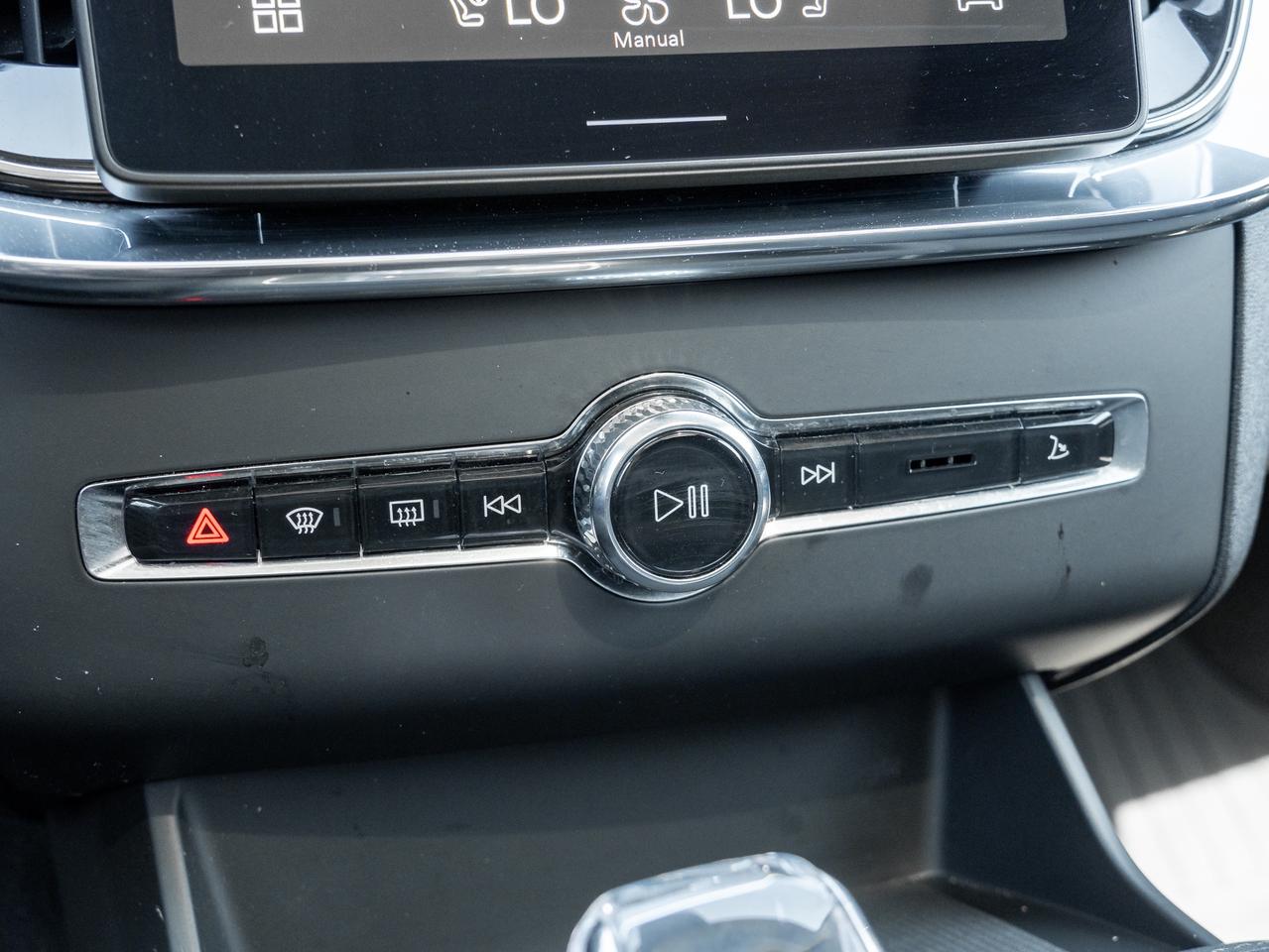 2026 Volvo XC90 B6 AWD PLUS Dark Theme  VOLVO CPO RATE fr 2.99%* Photo