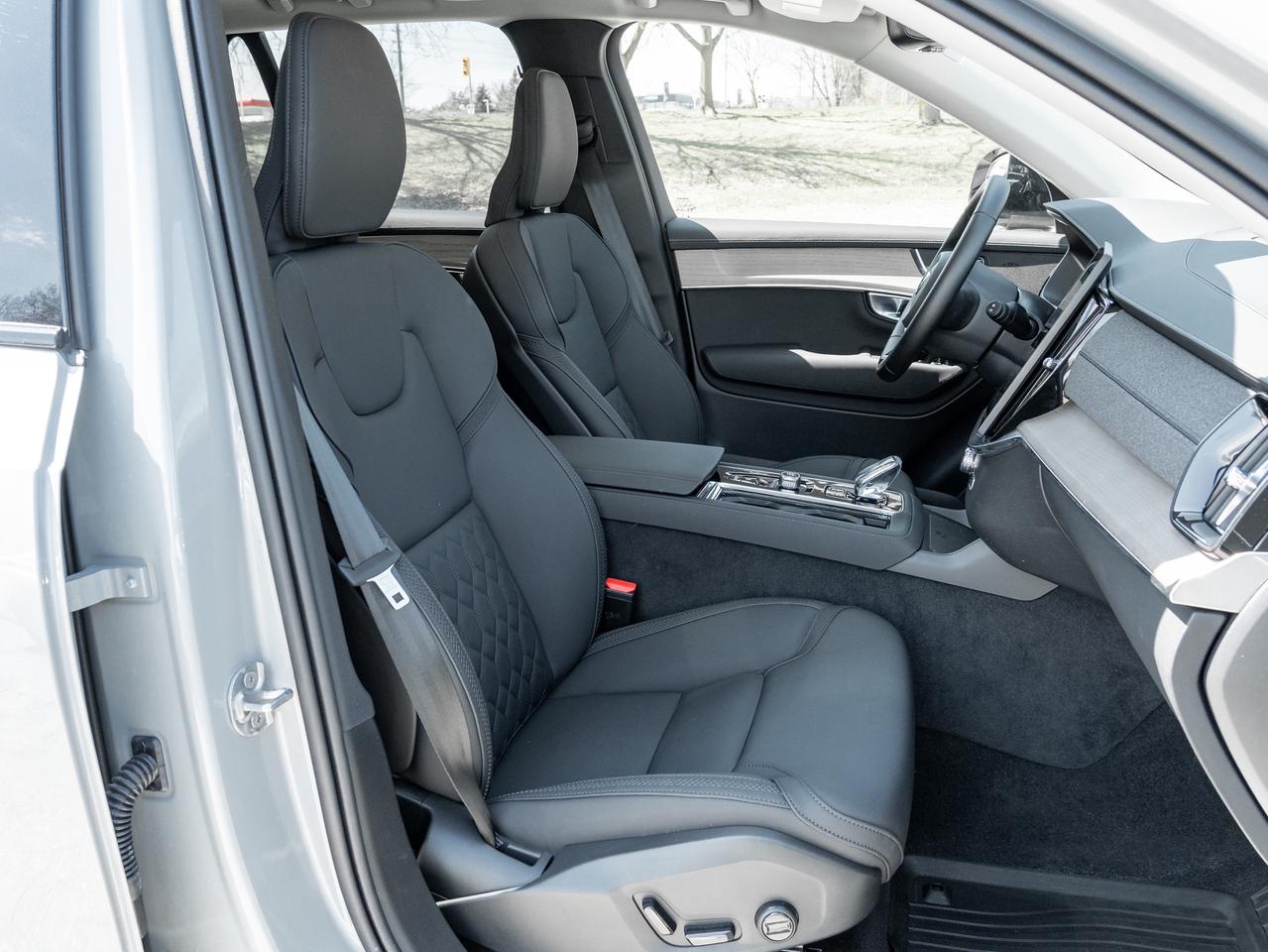 2026 Volvo XC90 B6 AWD PLUS Dark Theme  VOLVO CPO RATE fr 2.99%* Photo