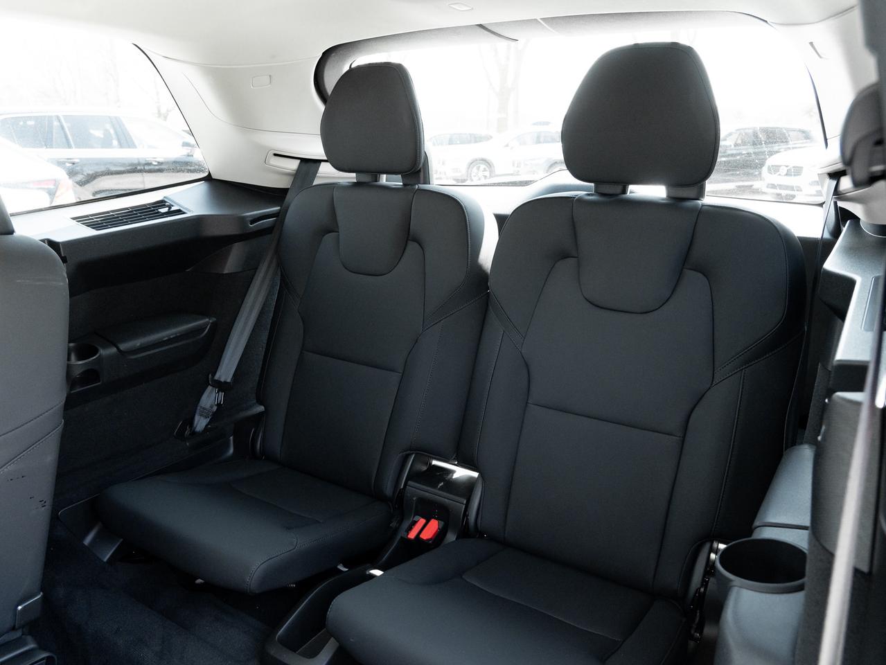 2026 Volvo XC90 B6 AWD PLUS Dark Theme  VOLVO CPO RATE fr 2.99%* Photo