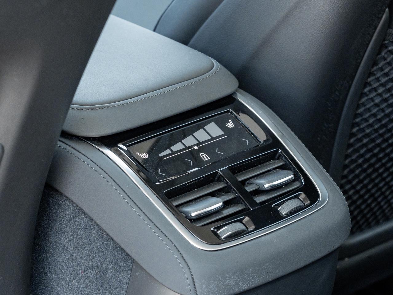 2026 Volvo XC90 B6 AWD PLUS Dark Theme  VOLVO CPO RATE fr 2.99%* Photo