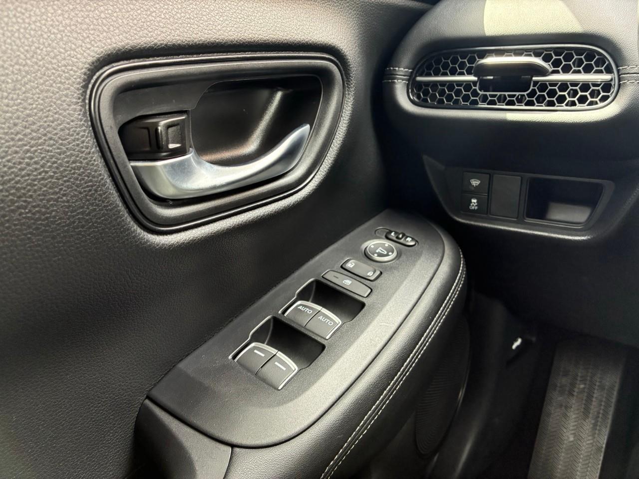 2024 Honda HR-V EX-L Navi 4dr All-Wheel Drive Photo