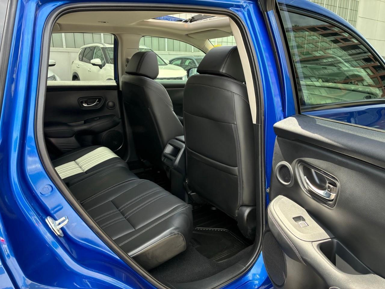 2024 Honda HR-V EX-L Navi 4dr All-Wheel Drive Photo