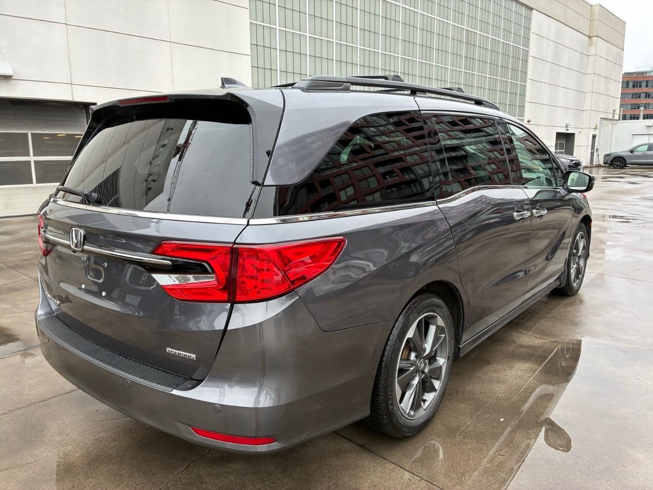 2024 Honda Odyssey Touring Passenger Van Photo