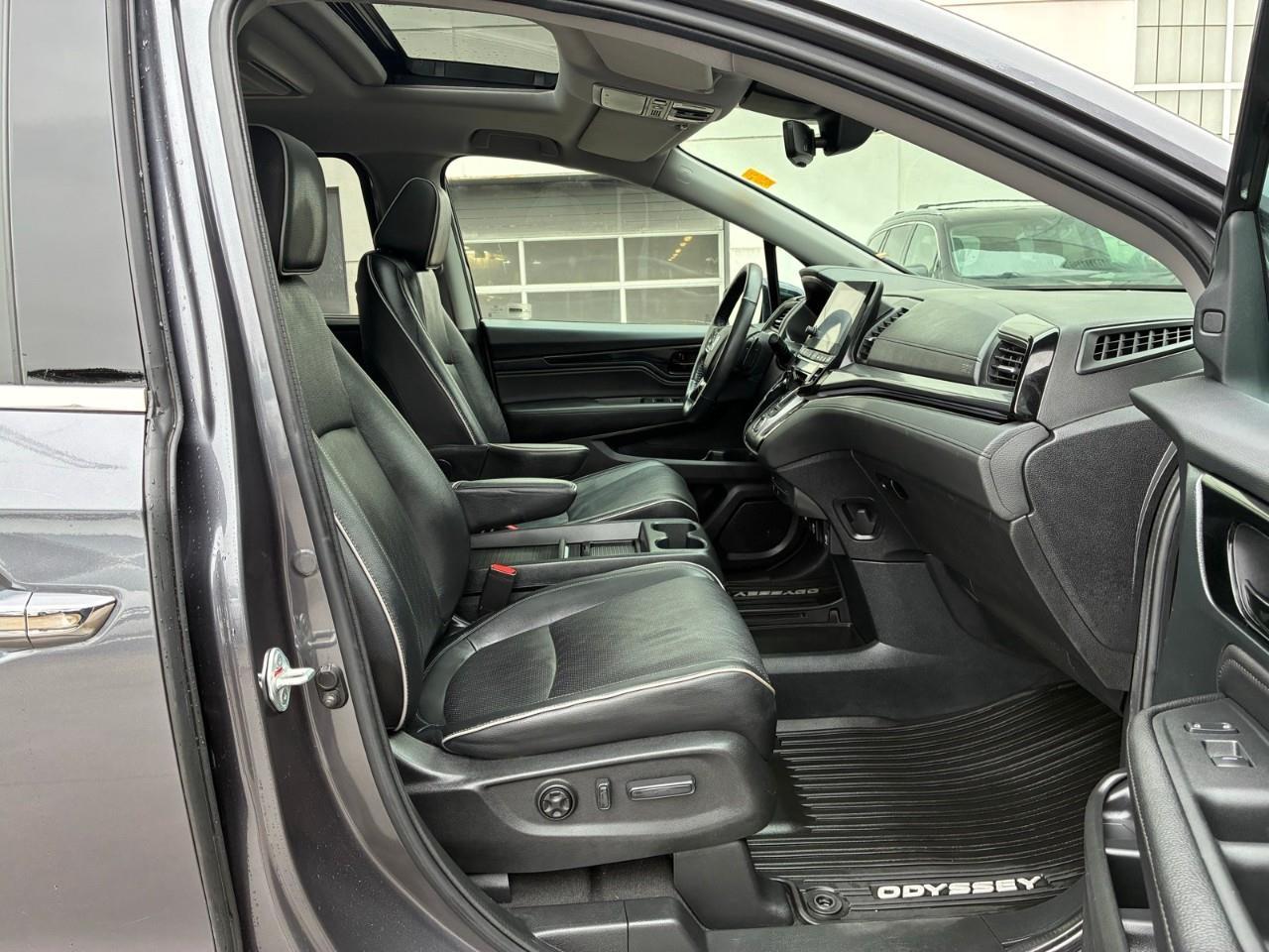 2024 Honda Odyssey Touring Passenger Van Photo