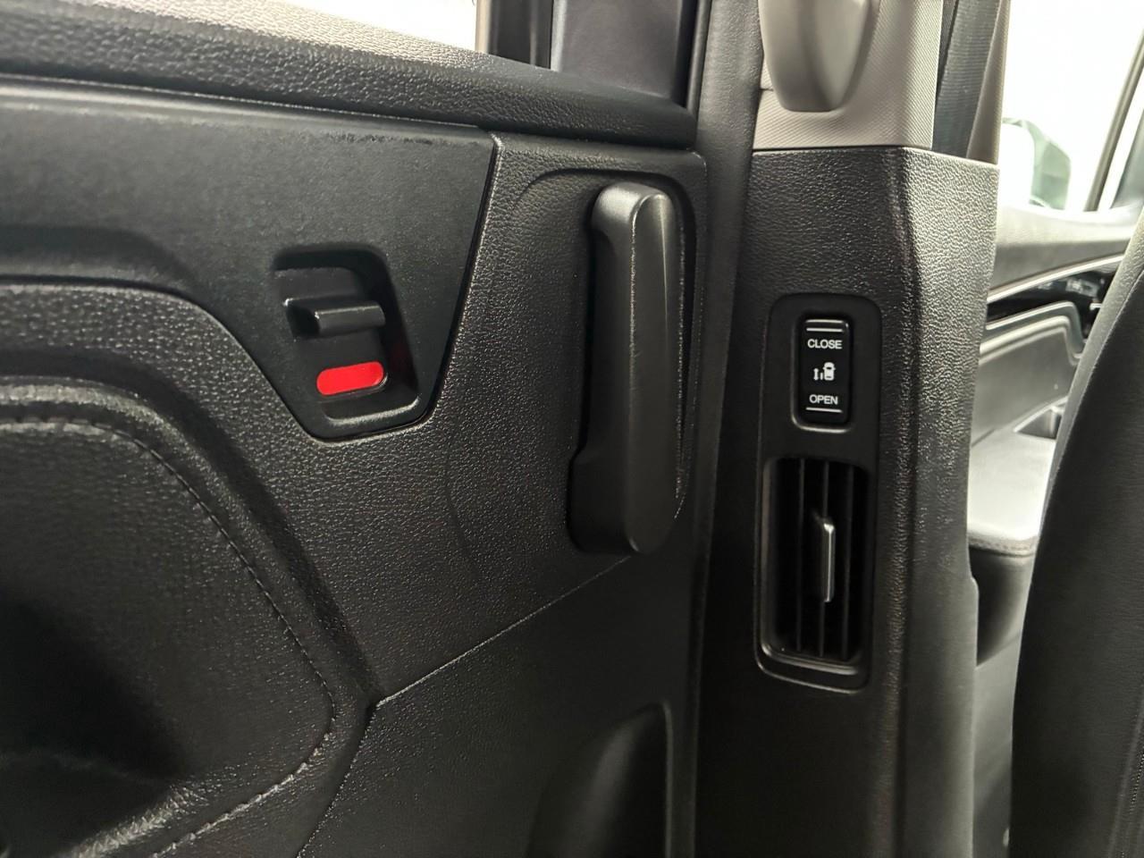 2024 Honda Odyssey Touring Passenger Van Photo
