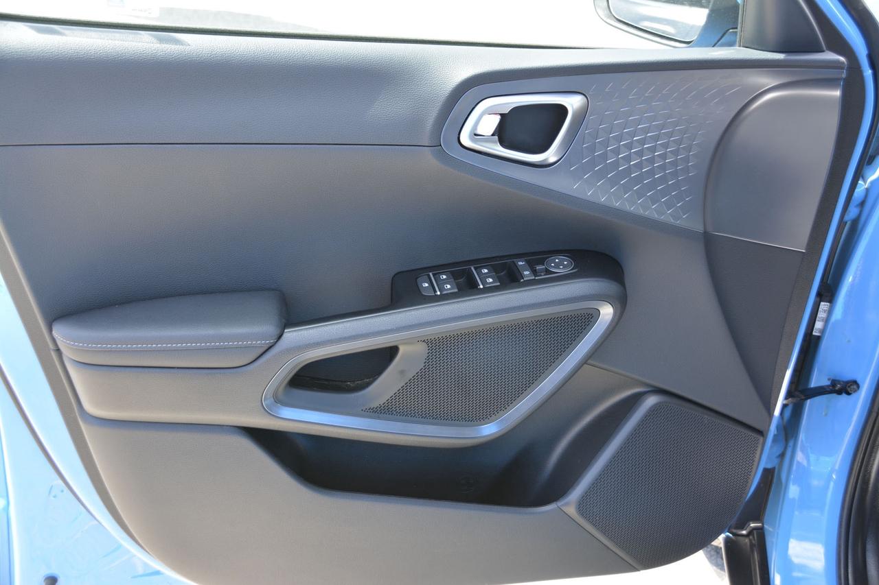 2025 Kia Soul EX Photo