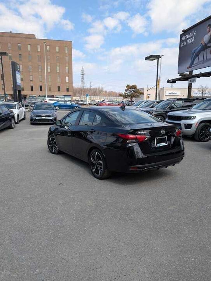 2024 Nissan Versa SR 4DR SEDAN Photo4