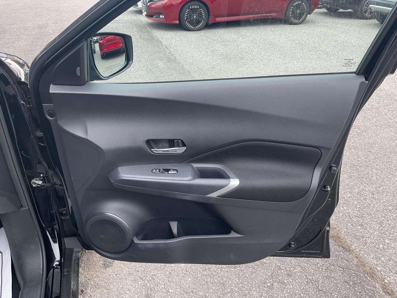 2025 Nissan Kicks Play  Photo