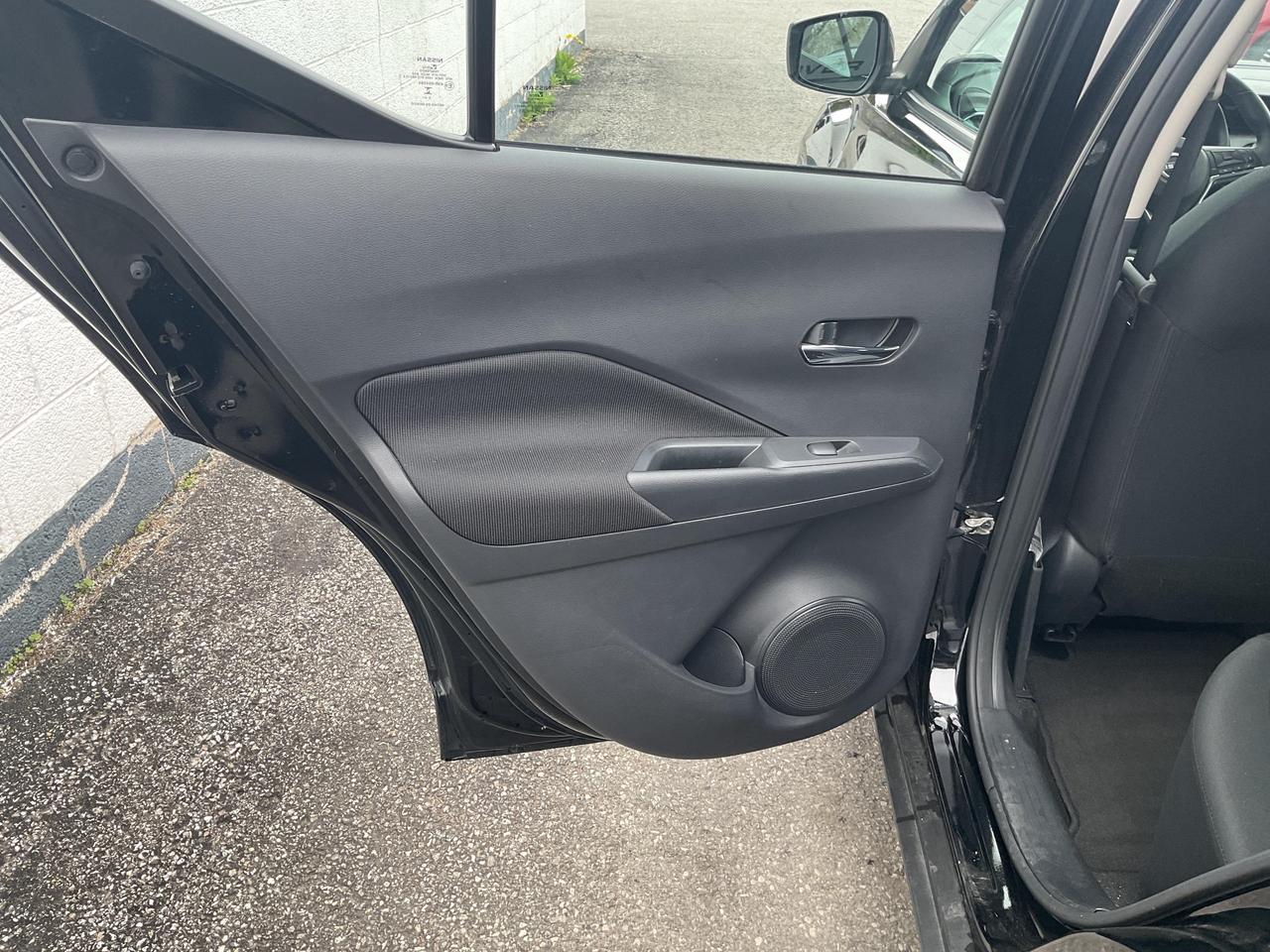 2025 Nissan Kicks Play  Photo