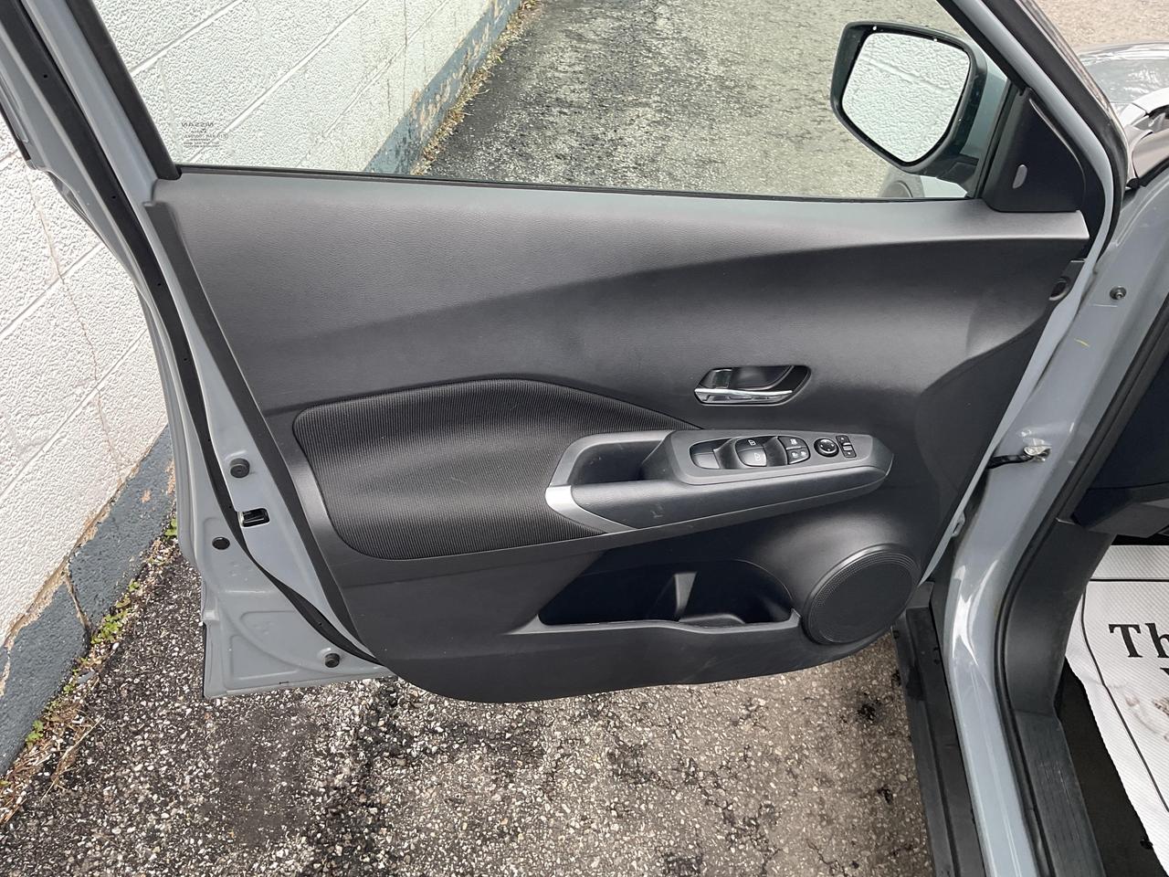 2025 Nissan Kicks Play  Photo