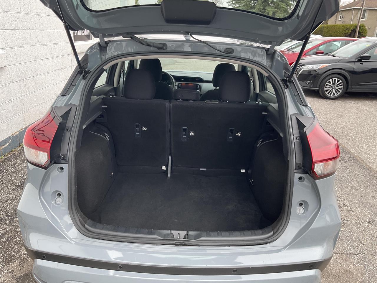 2025 Nissan Kicks Play  Photo