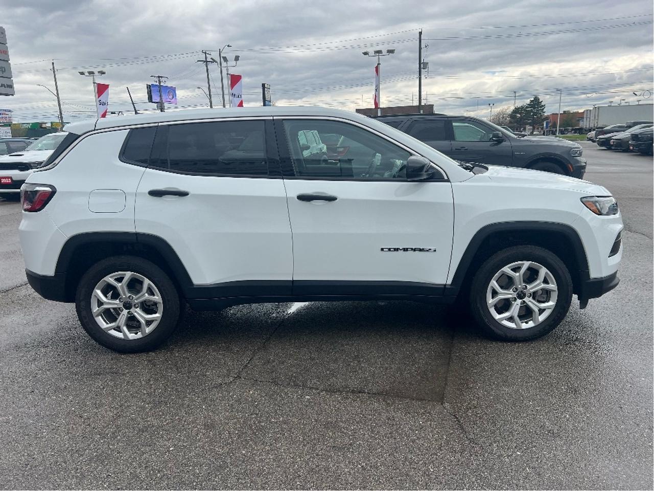 2025 Jeep Compass Sport 4x4 *HEATED SEATS *SNOW TIRES INCLUDED Photo