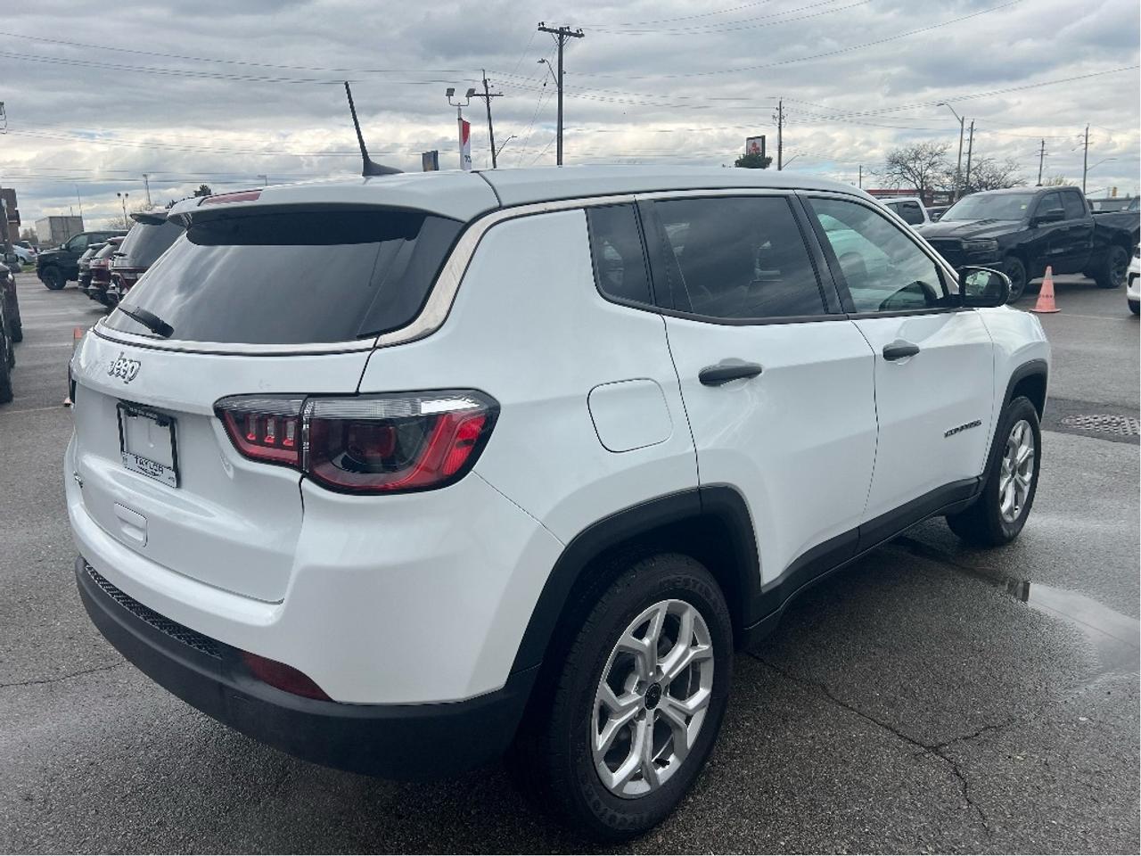2025 Jeep Compass Sport 4x4 *HEATED SEATS *SNOW TIRES INCLUDED Photo