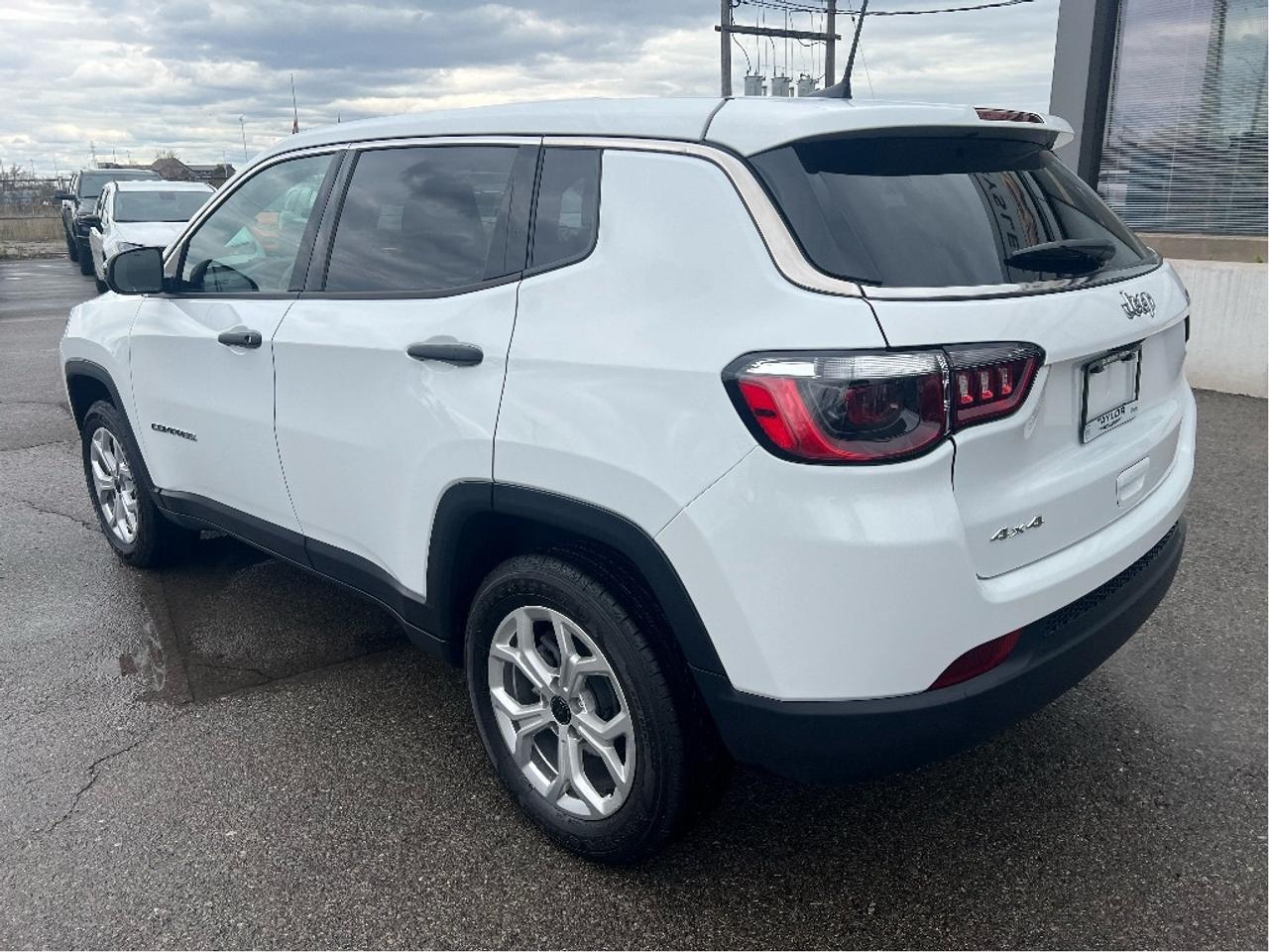 2025 Jeep Compass Sport 4x4 *HEATED SEATS *SNOW TIRES INCLUDED Photo
