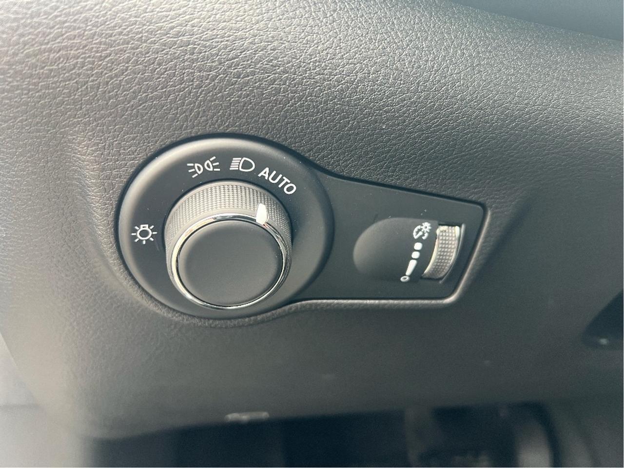 2025 Jeep Compass Sport 4x4 *HEATED SEATS *SNOW TIRES INCLUDED Photo