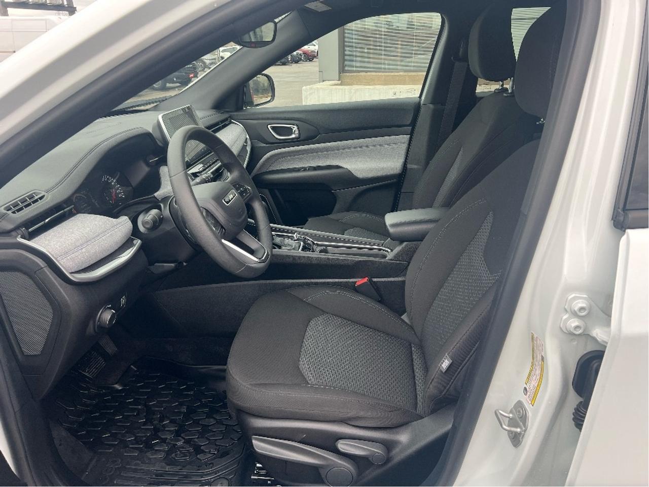 2025 Jeep Compass Sport 4x4 *HEATED SEATS *SNOW TIRES INCLUDED Photo