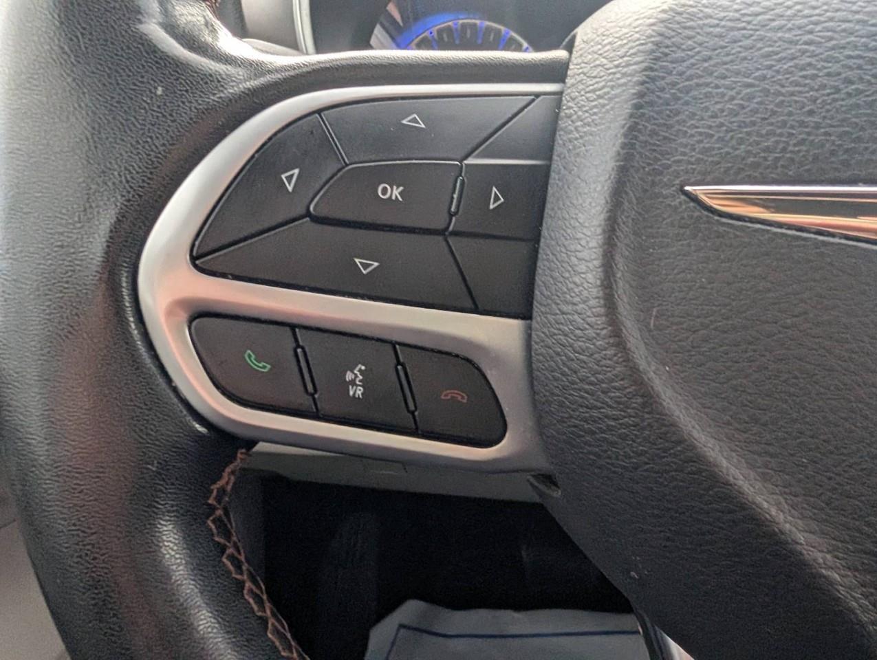 2020 Chrysler Pacifica Touring-L Plus ONE OWNER Photo