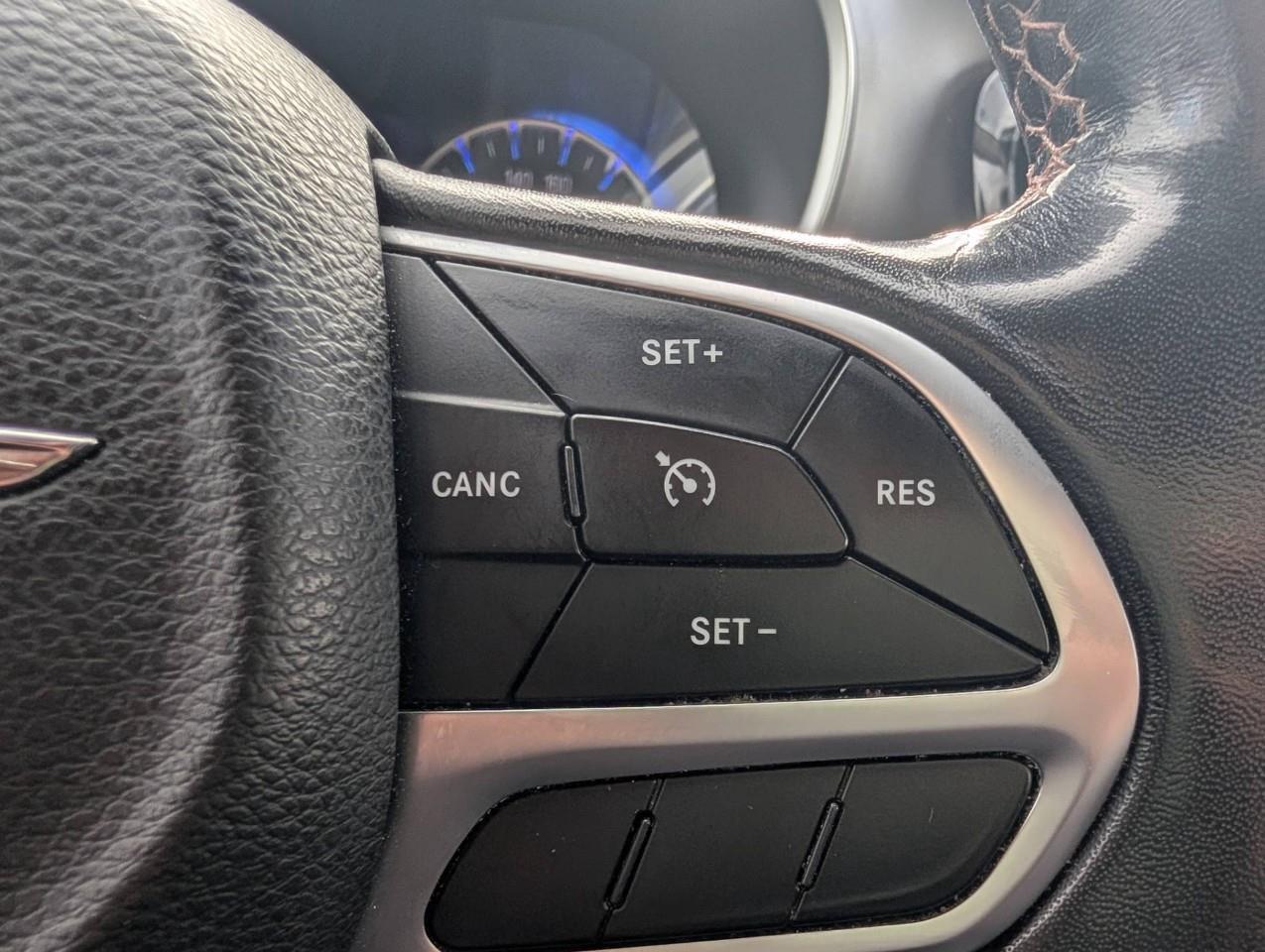 2020 Chrysler Pacifica Touring-L Plus ONE OWNER Photo