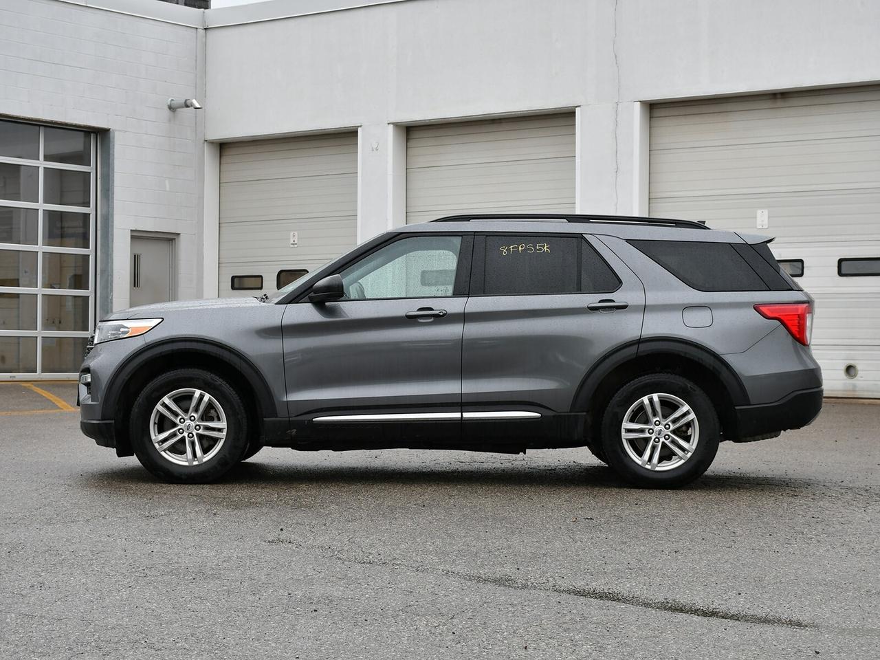 2024 Ford Explorer AWD   3RD ROW SEATING   FUEL EFFICIENT Photo