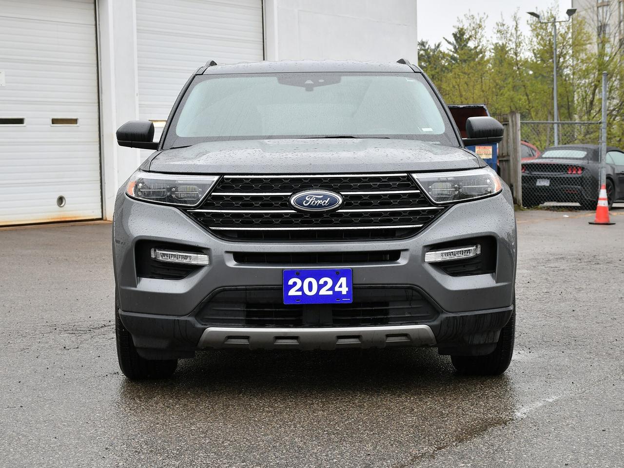 2024 Ford Explorer AWD   3RD ROW SEATING   FUEL EFFICIENT Photo