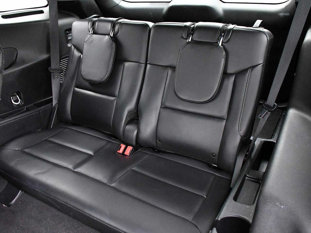 2024 Ford Explorer AWD   3RD ROW SEATING   FUEL EFFICIENT Photo