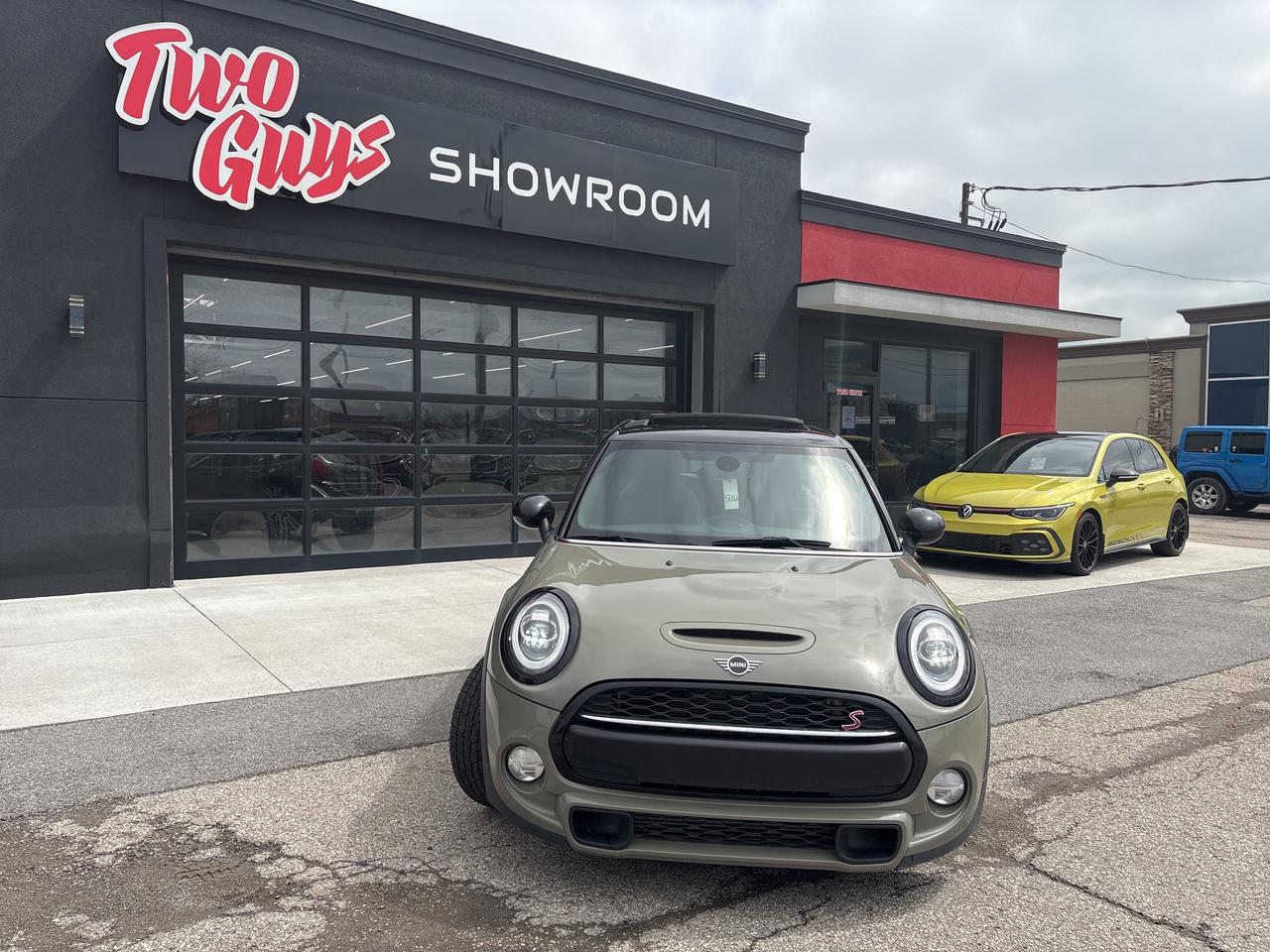 2019 MINI 5 Door Cooper S FWD Sunroof Back Up Camera Photo