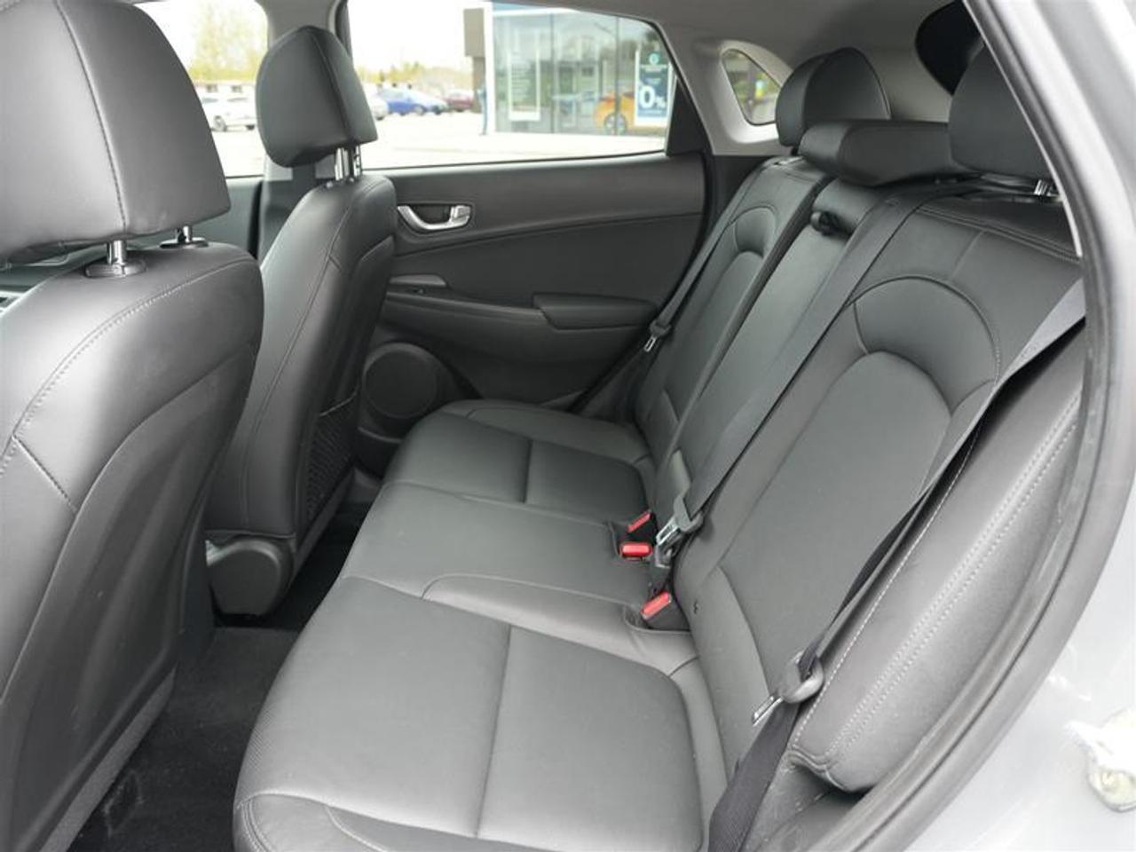 2022 Hyundai KONA 2.0L Preferred AWD w-Sun & Leather Package Photo3