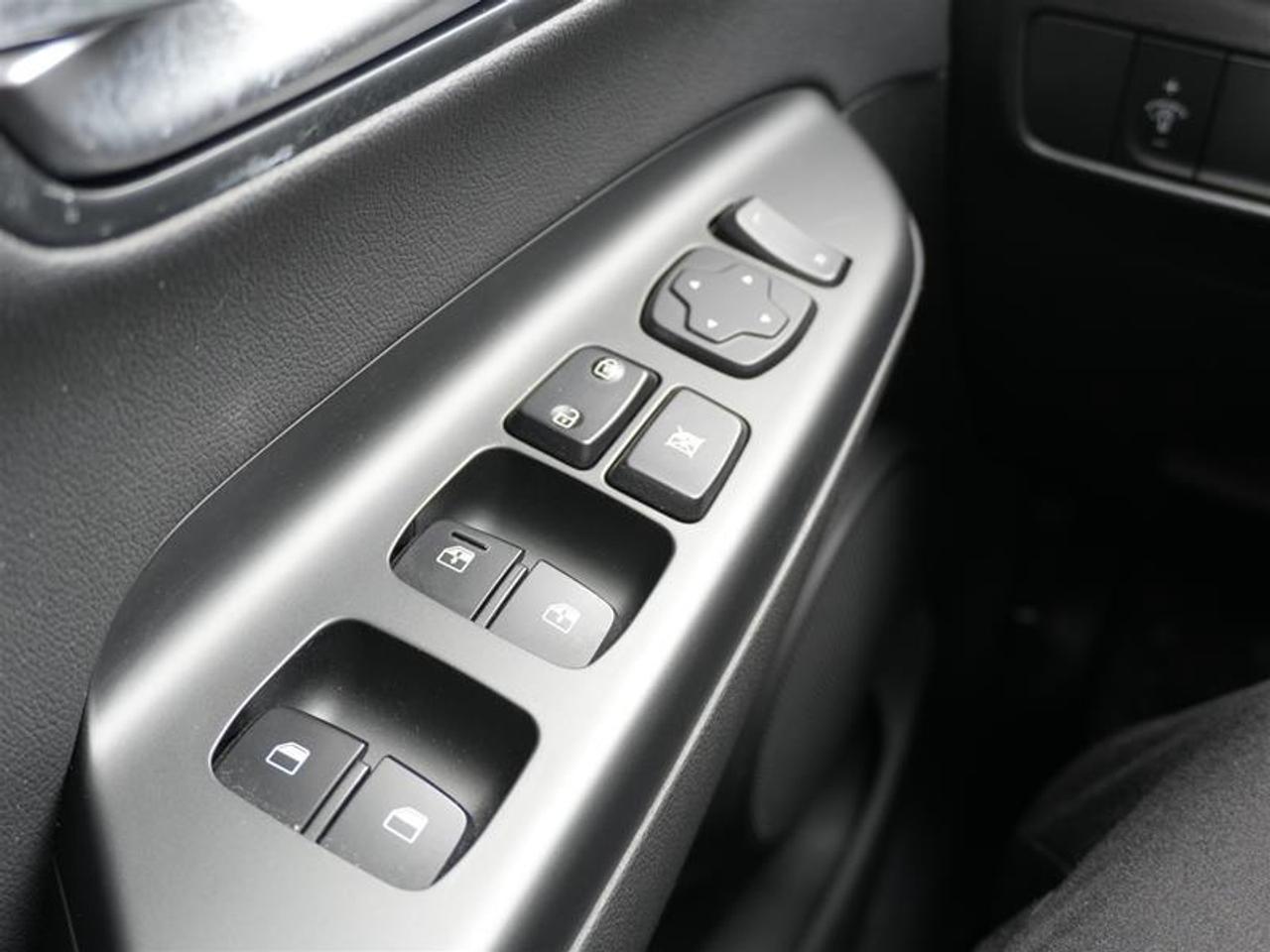 2022 Hyundai KONA 2.0L Preferred AWD w-Sun & Leather Package Photo2