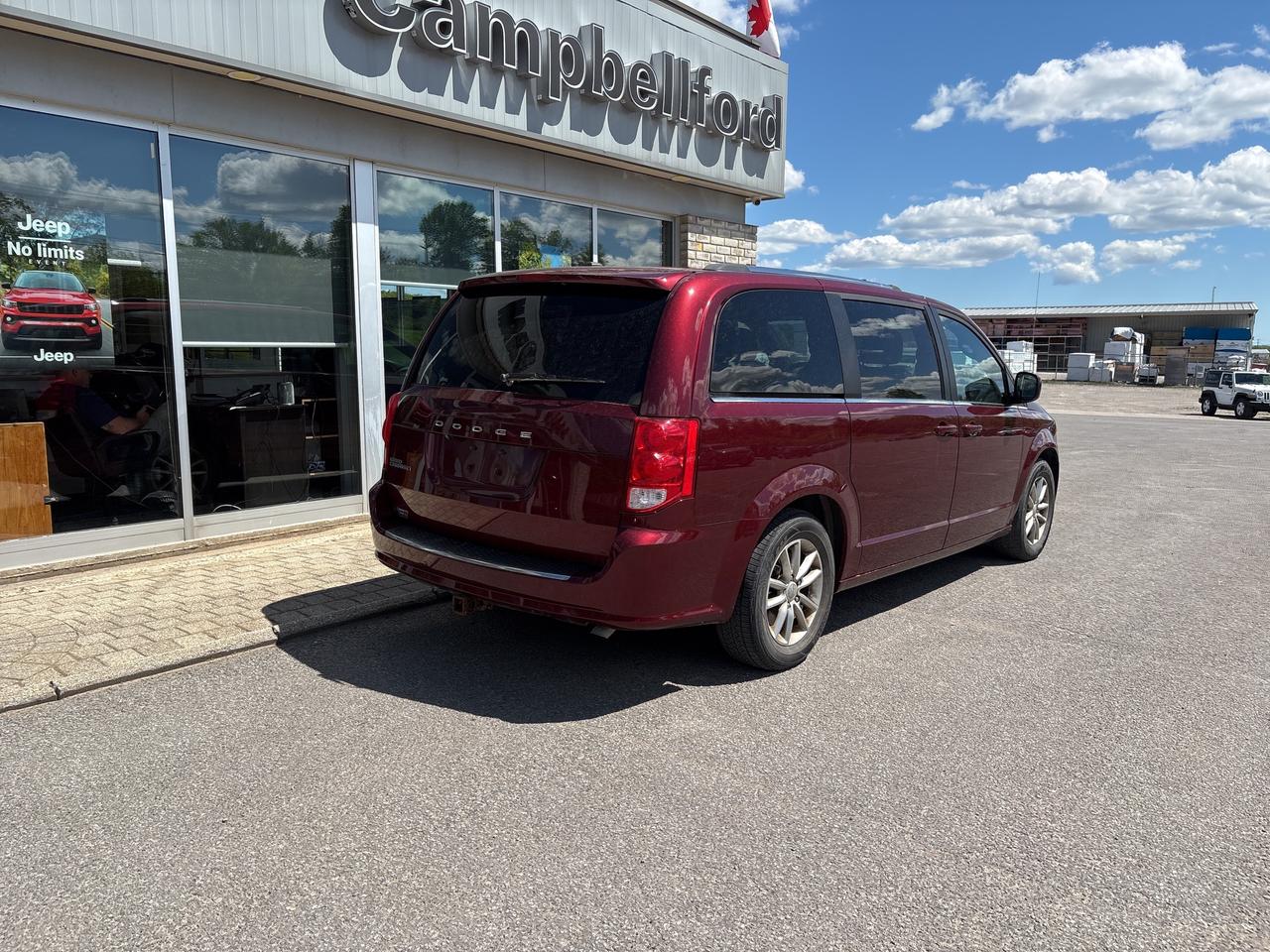 2019 Dodge Grand Caravan SXT Premium Plus Photo4