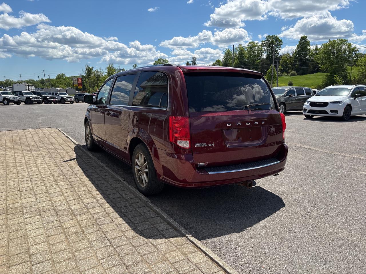 2019 Dodge Grand Caravan SXT Premium Plus Photo