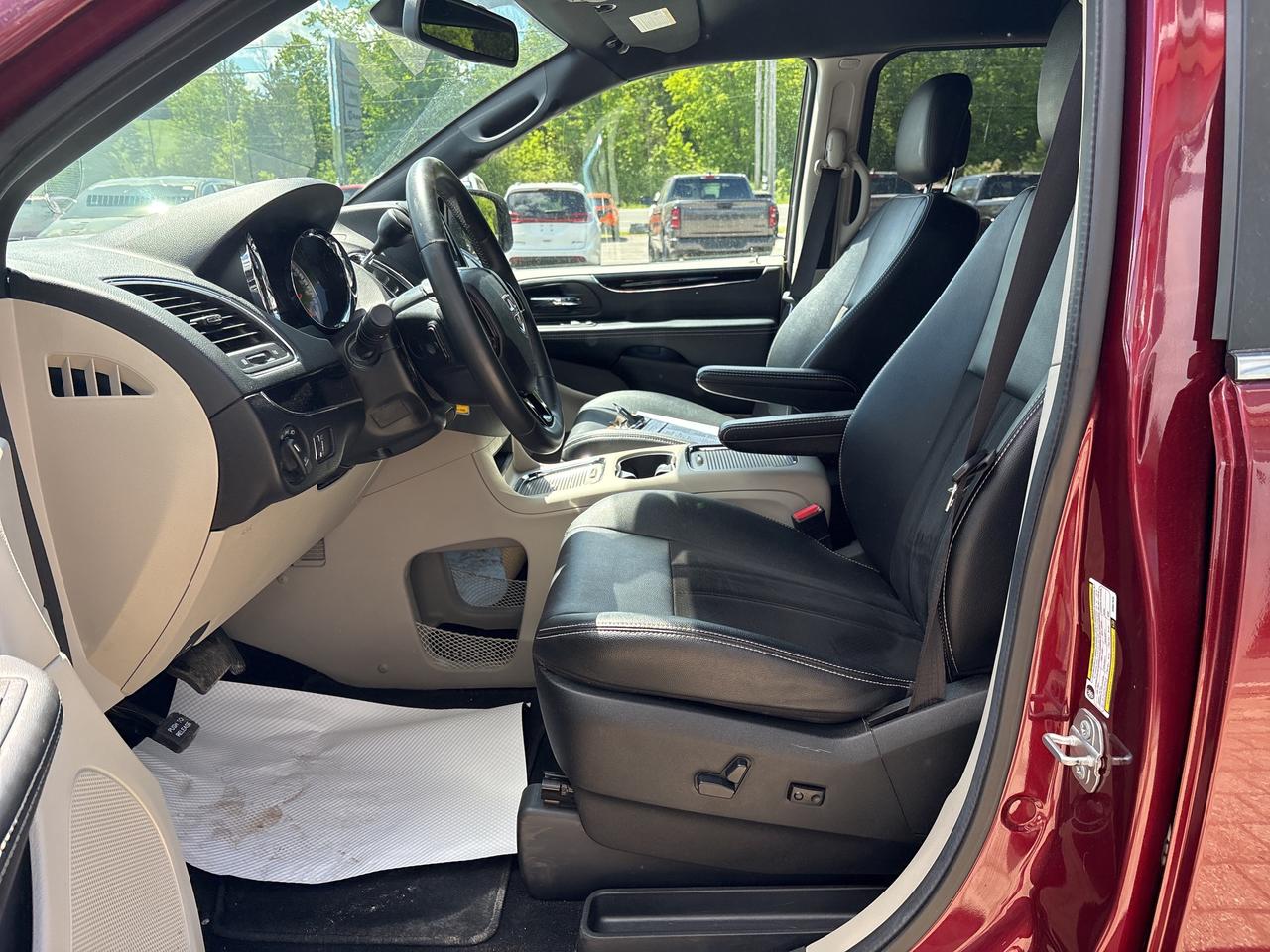 2019 Dodge Grand Caravan SXT Premium Plus Photo