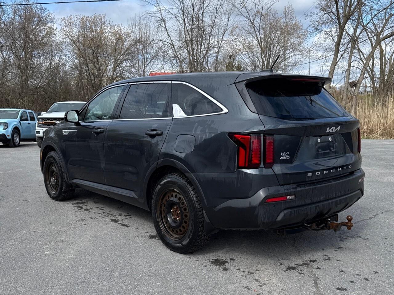 2022 Kia Sorento LX PLUS   3RD ROW SEATING   AWD Photo