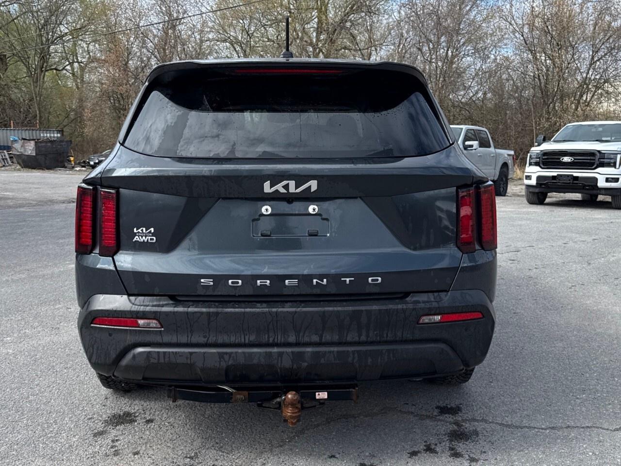 2022 Kia Sorento LX PLUS   3RD ROW SEATING   AWD Photo