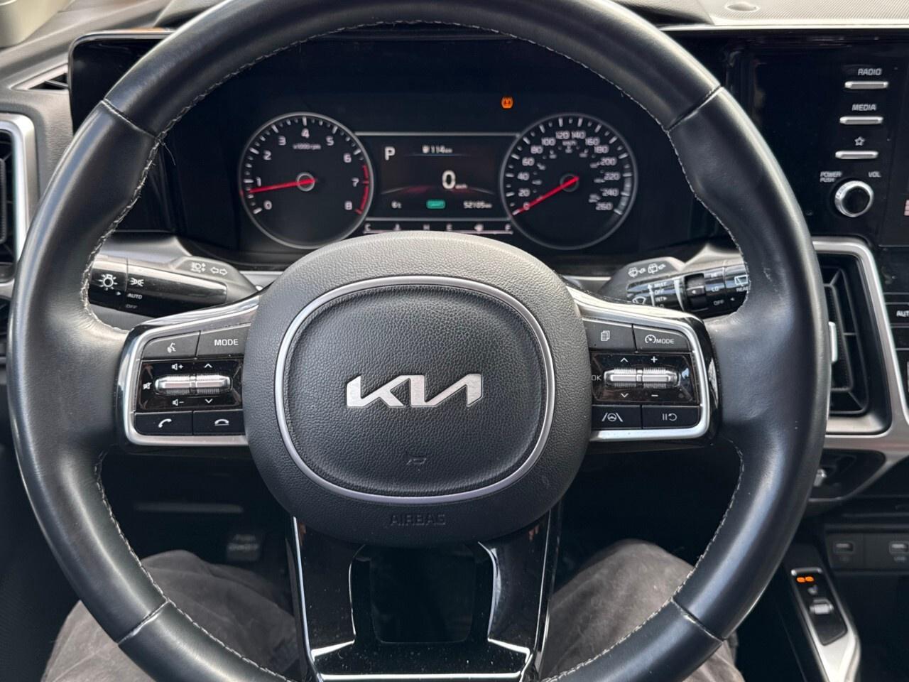 2022 Kia Sorento LX PLUS   3RD ROW SEATING   AWD Photo