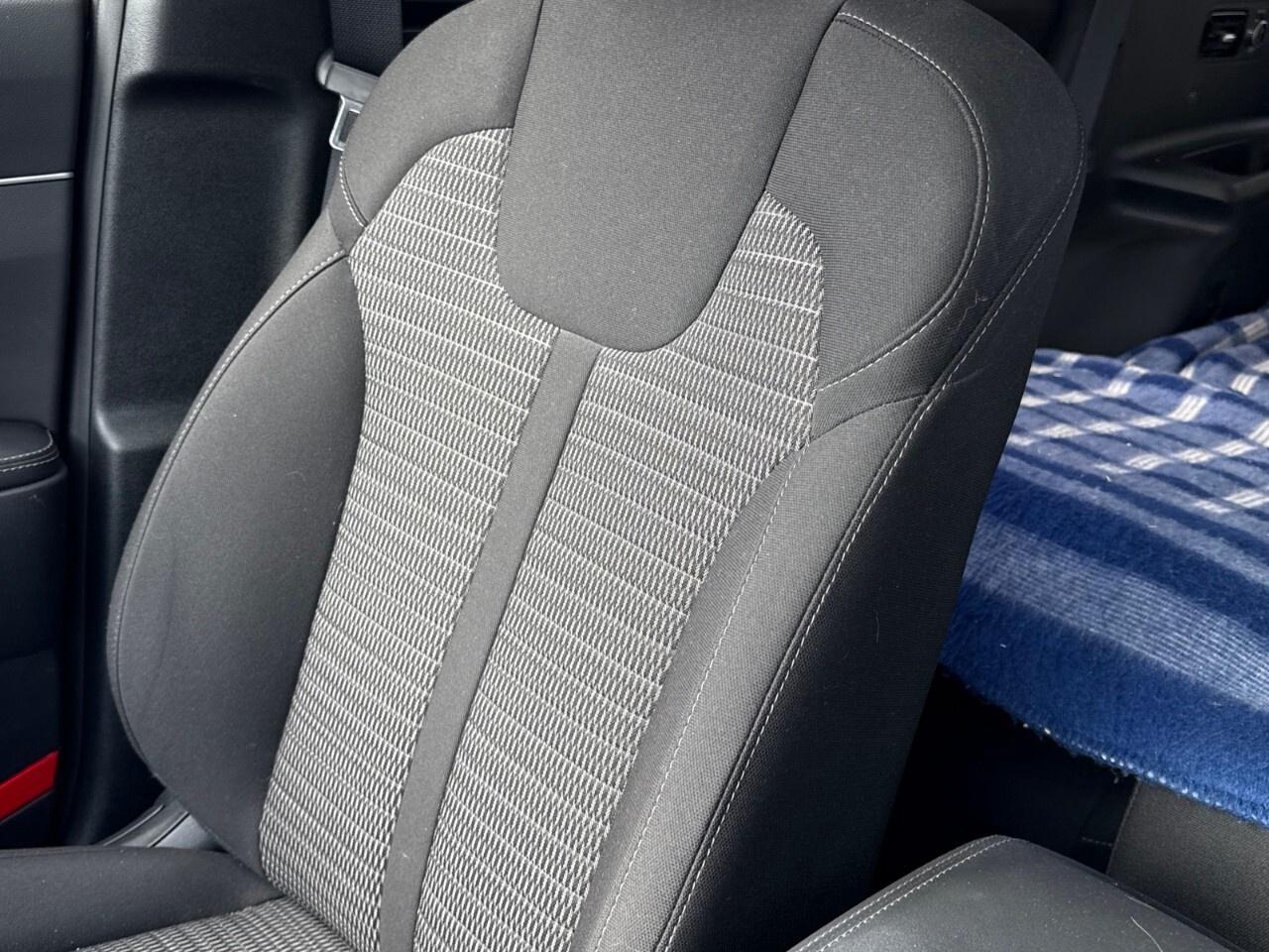 2022 Kia Sorento LX PLUS   3RD ROW SEATING   AWD Photo