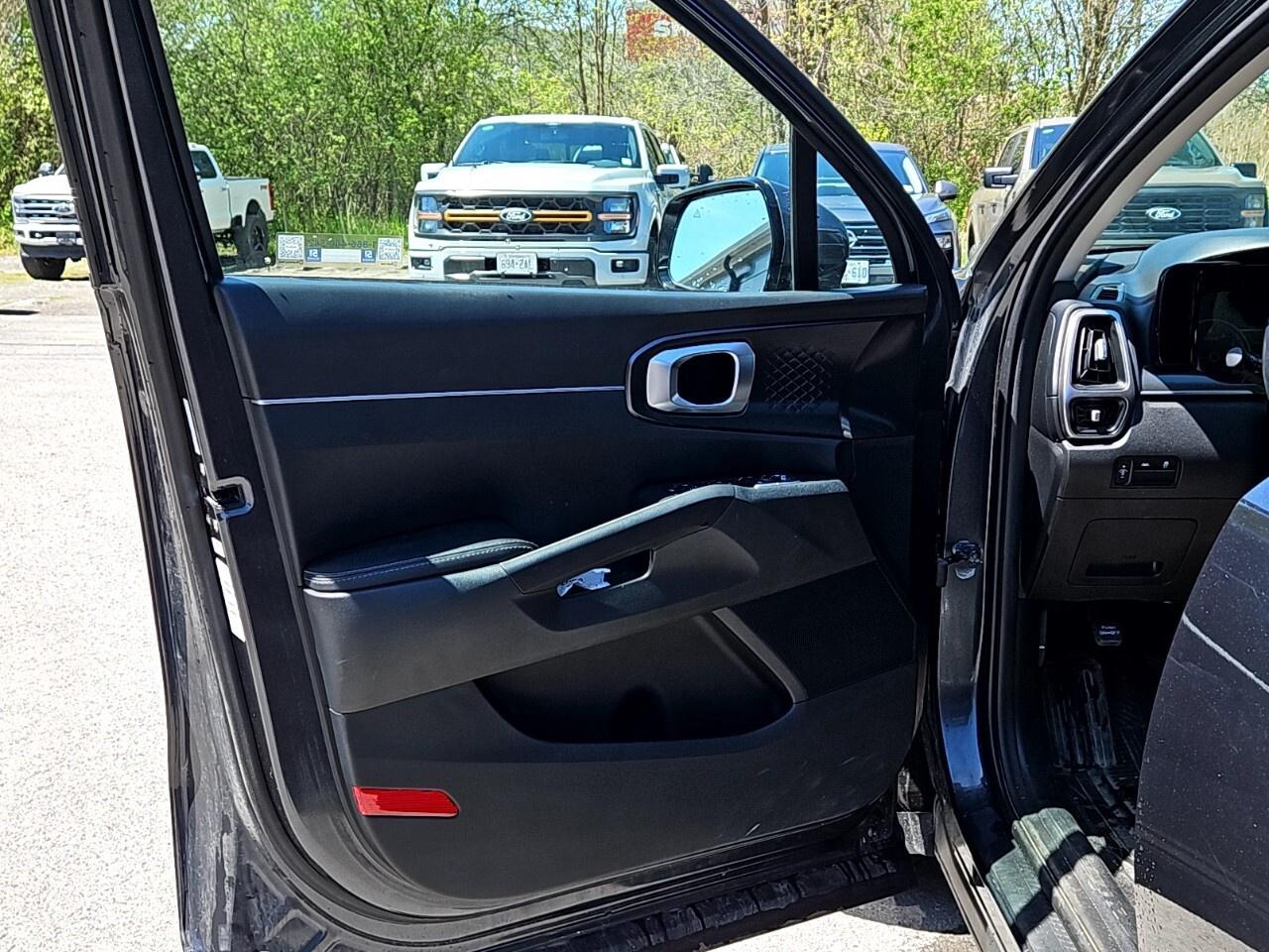 2022 Kia Sorento LX PLUS   3RD ROW SEATING   AWD Photo