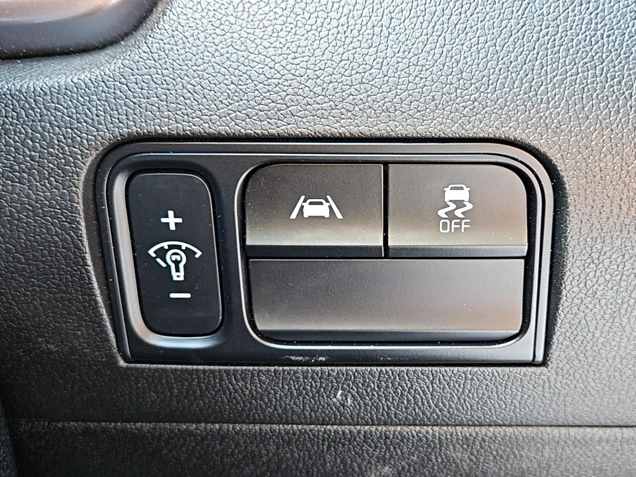 2022 Kia Sorento LX PLUS   3RD ROW SEATING   AWD Photo