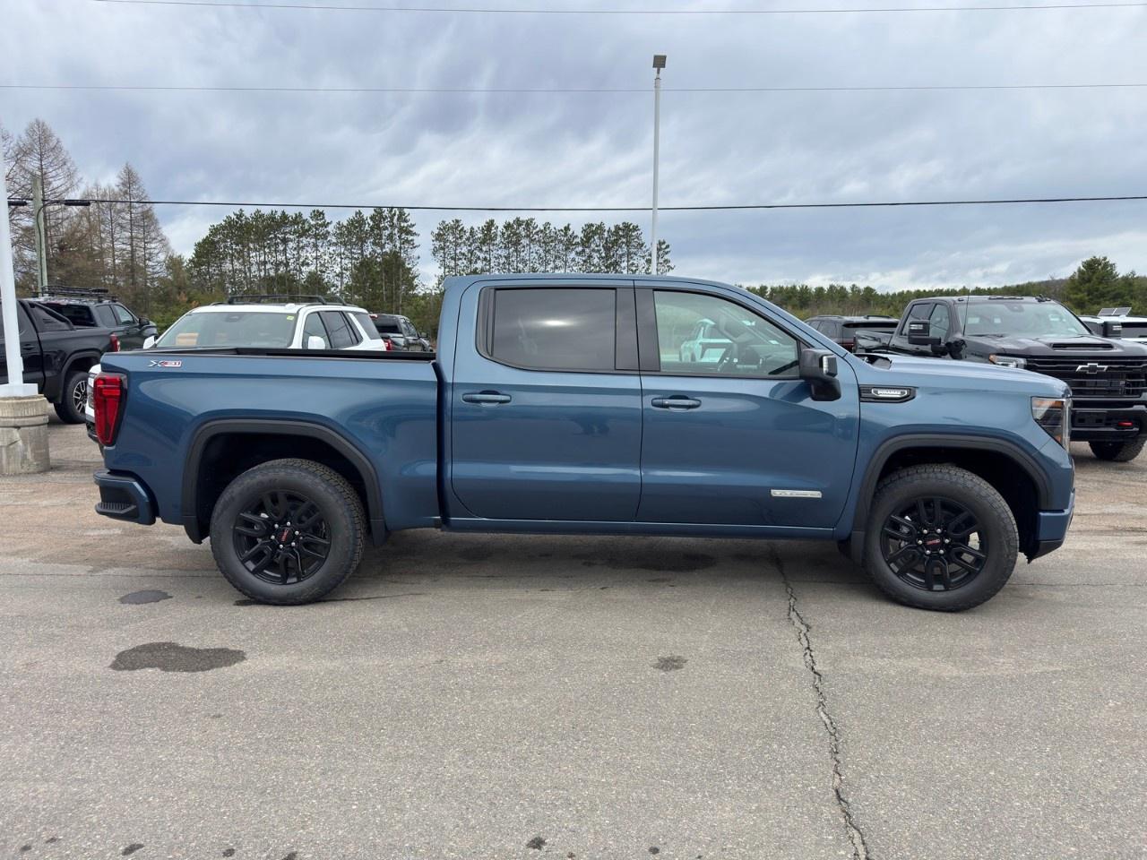 2026 GMC Sierra 1500 Crew Cab Short Box 4-Wheel Drive Elevation Photo