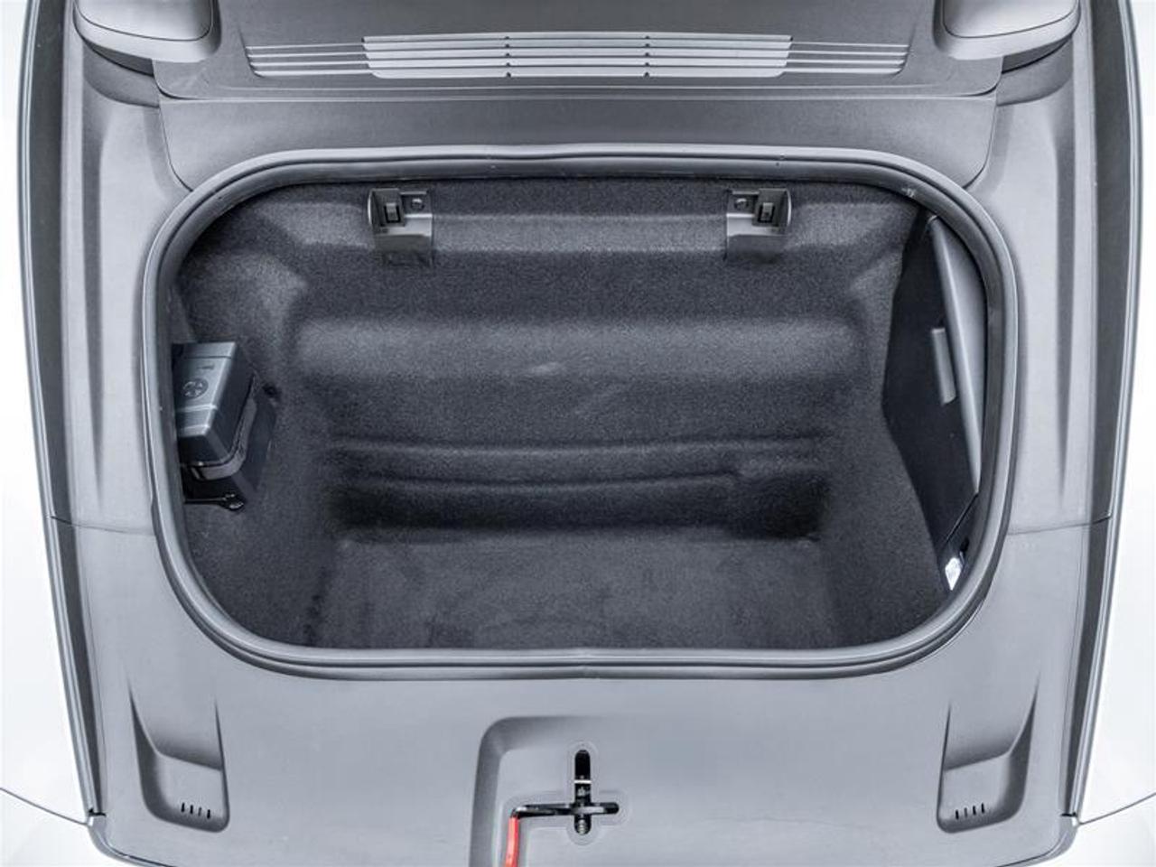 2025 Porsche 911  Photo4