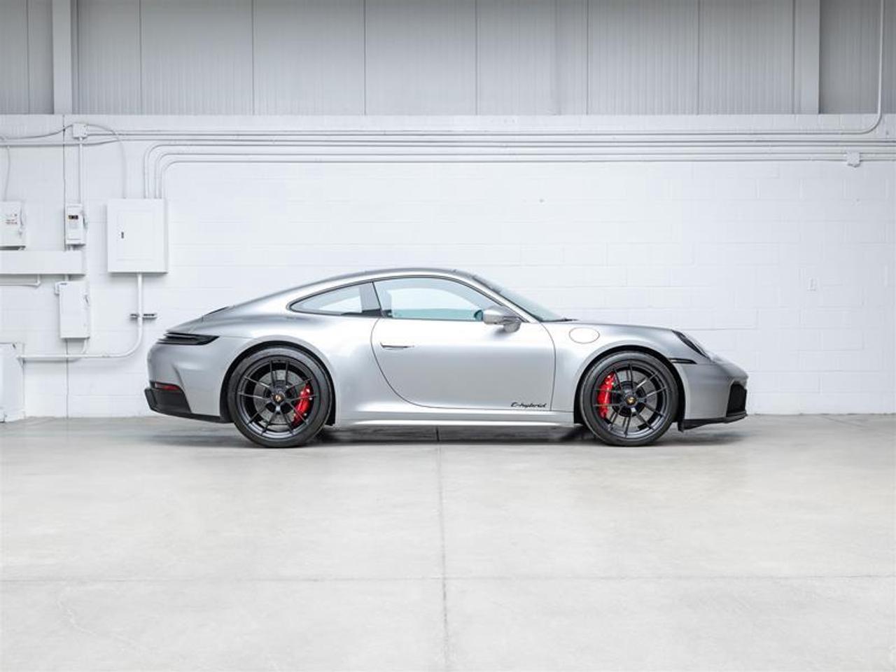 2025 Porsche 911  Photo