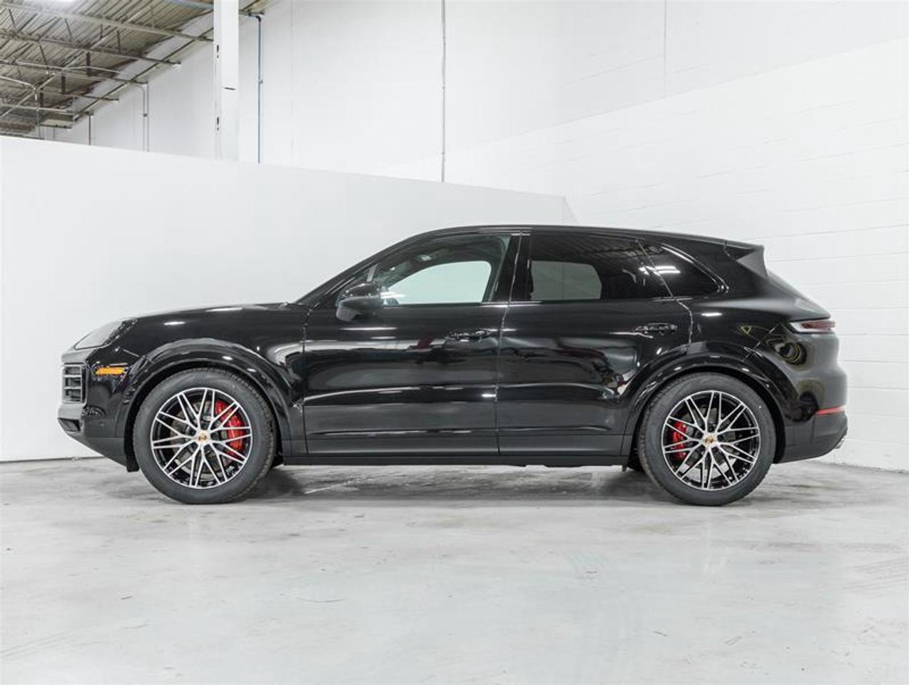 2026 Porsche Cayenne  Photo3