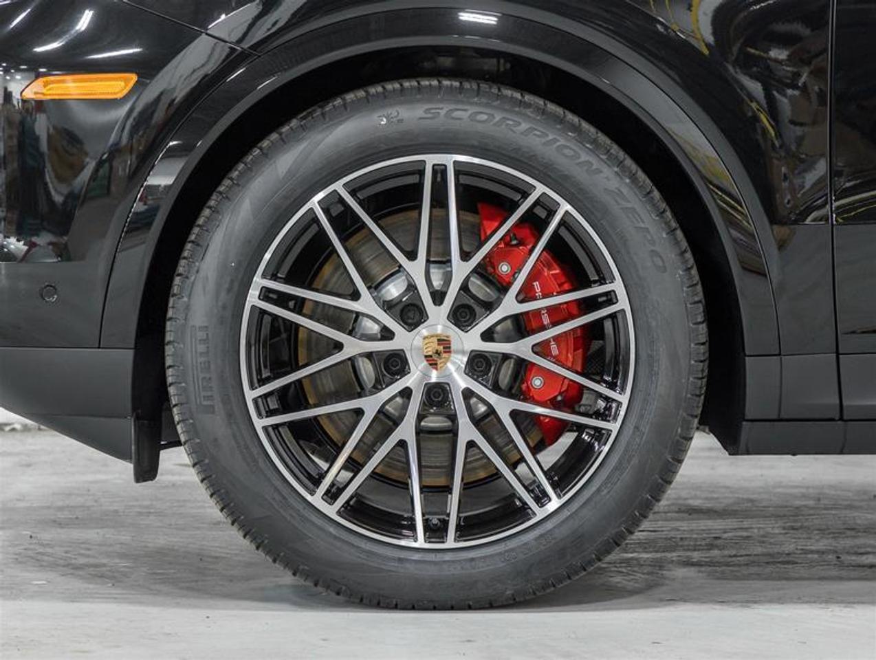 2026 Porsche Cayenne  Photo4