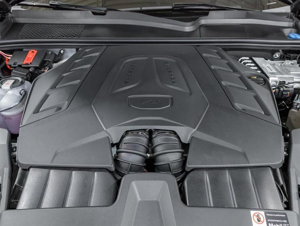 2026 Porsche Cayenne  Photo2