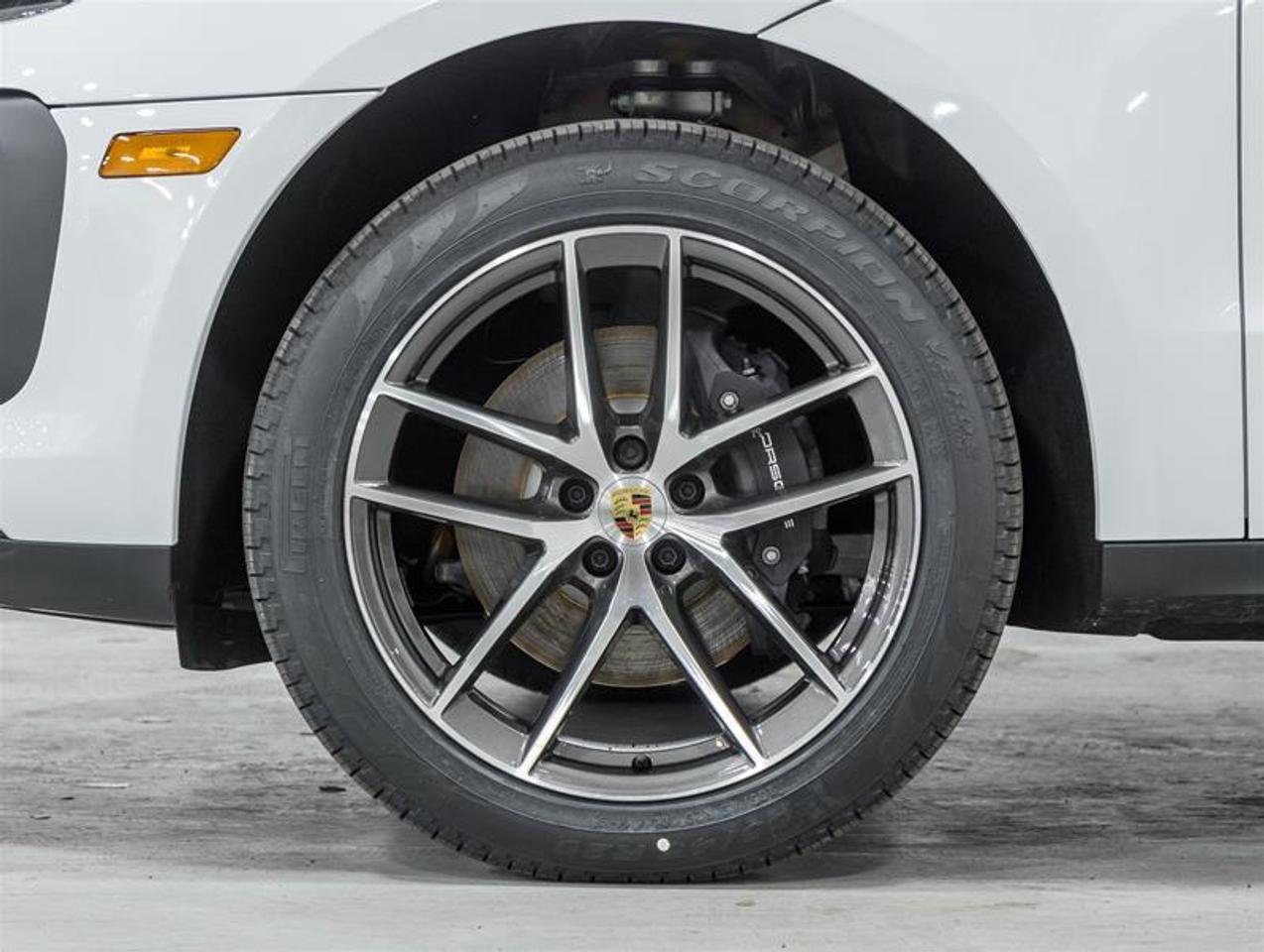 2026 Porsche Macan  Photo